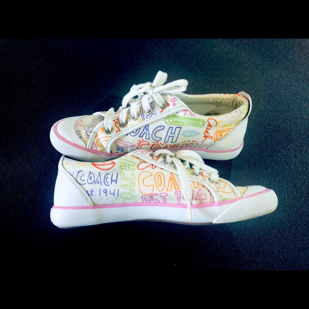 Coach Barrett Graffiti Poppy. Excellent pre owned condition. Some wear to heels